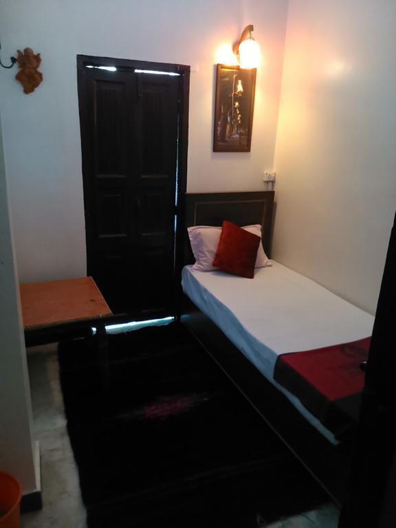 Shiva Guest house *